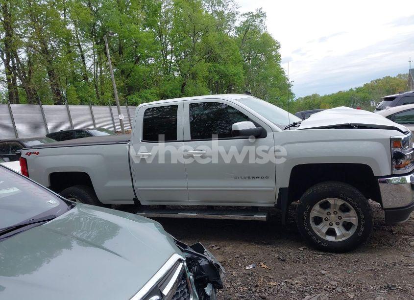 Photo 13 of 2019 Chevrolet Silverado 1500 LD LT (VIN 2GCVKPEC1K1201750)