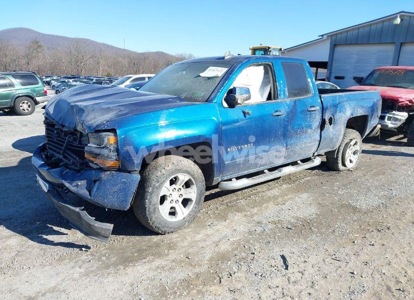 Photo 2 of 2019 Chevrolet Silverado 1500 LD LT (VIN 2GCVKPEC1K1206527)