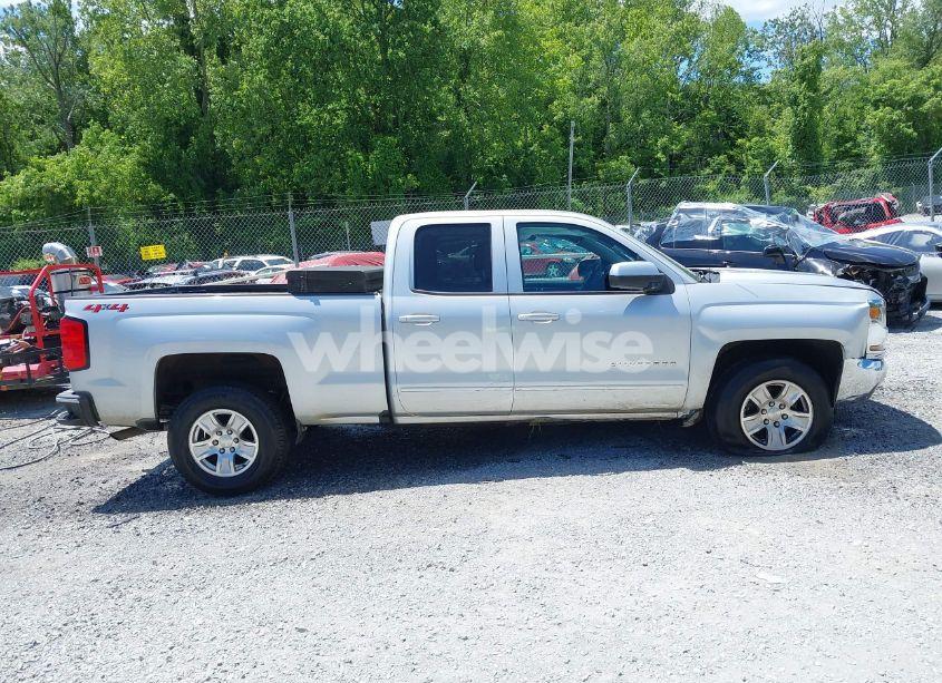 Photo 13 of 2019 Chevrolet Silverado 1500 LD LT (VIN 2GCVKPEC2K1158309)