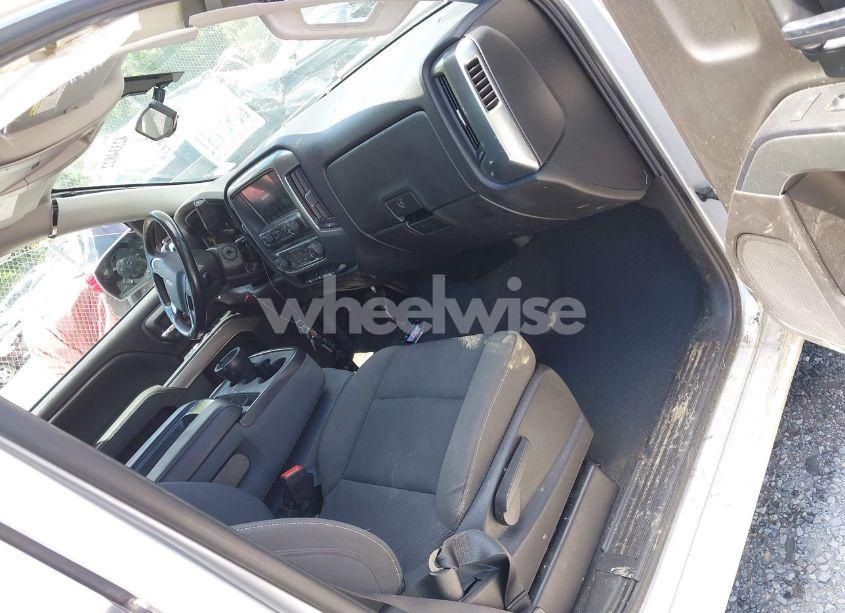 Photo 5 of 2019 Chevrolet Silverado 1500 LD LT (VIN 2GCVKPEC2K1158309)