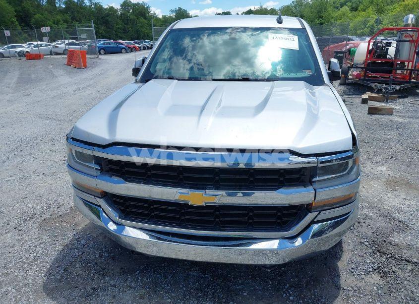 Photo 6 of 2019 Chevrolet Silverado 1500 LD LT (VIN 2GCVKPEC2K1158309)