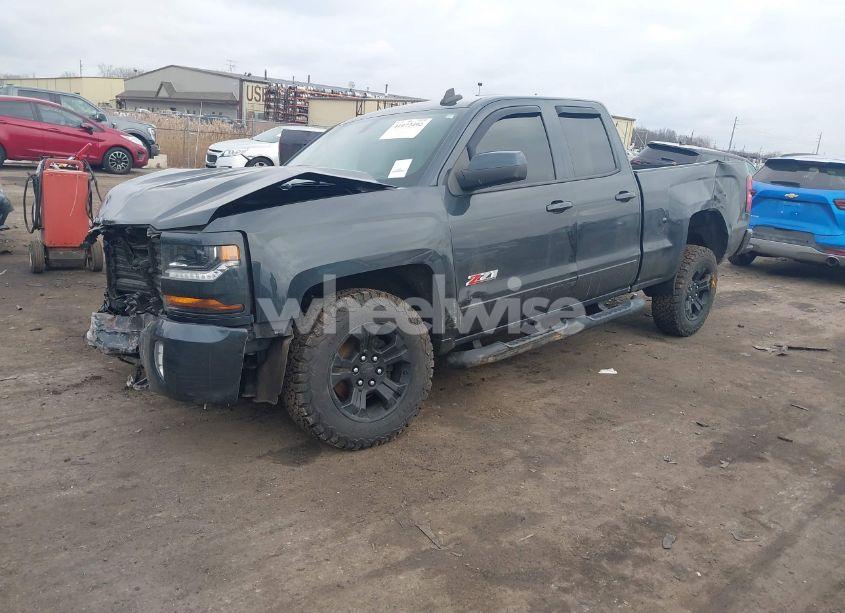 Photo 2 of 2019 Chevrolet Silverado 1500 LD LT (VIN 2GCVKPEC2K1199815)