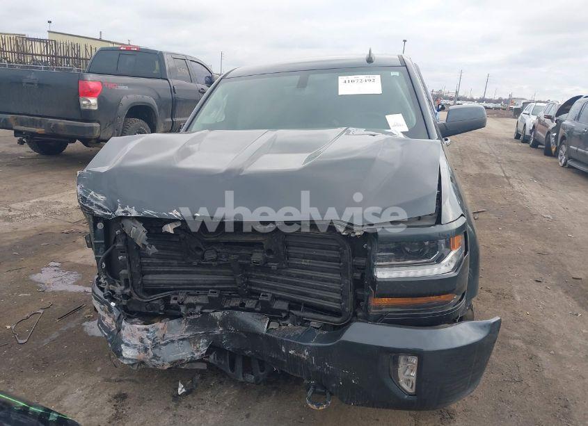 Photo 6 of 2019 Chevrolet Silverado 1500 LD LT (VIN 2GCVKPEC2K1199815)