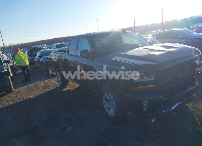 2019 Chevrolet Silverado 1500 LD (VIN 2GCVKPEC2K1204897) main photo