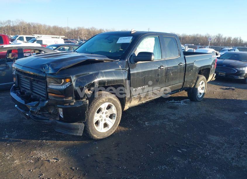Photo 2 of 2019 Chevrolet Silverado 1500 LD (VIN 2GCVKPEC2K1204897)