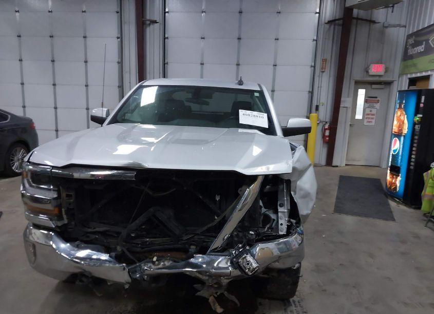 Photo 12 of 2019 Chevrolet Silverado 1500 LD LT (VIN 2GCVKPEC2K1234482)