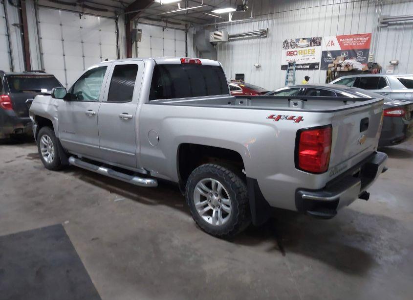 Photo 3 of 2019 Chevrolet Silverado 1500 LD LT (VIN 2GCVKPEC2K1234482)