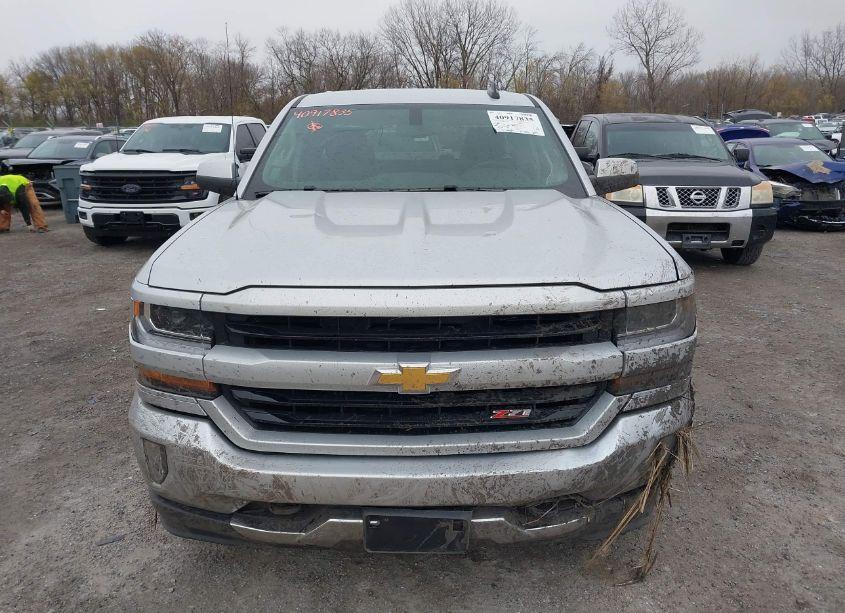 Photo 12 of 2019 Chevrolet Silverado 1500 LD LT (VIN 2GCVKPEC3K1102413)