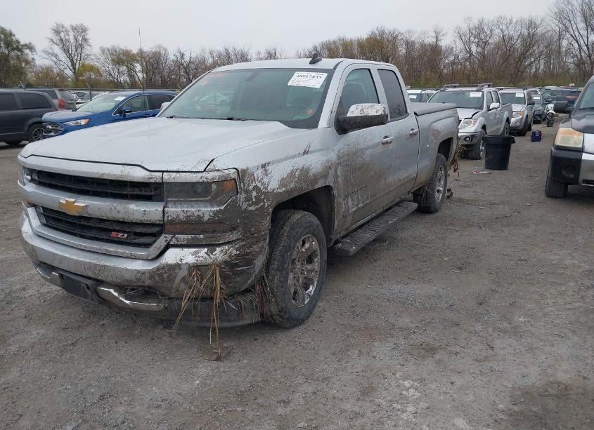 Photo 2 of 2019 Chevrolet Silverado 1500 LD LT (VIN 2GCVKPEC3K1102413)