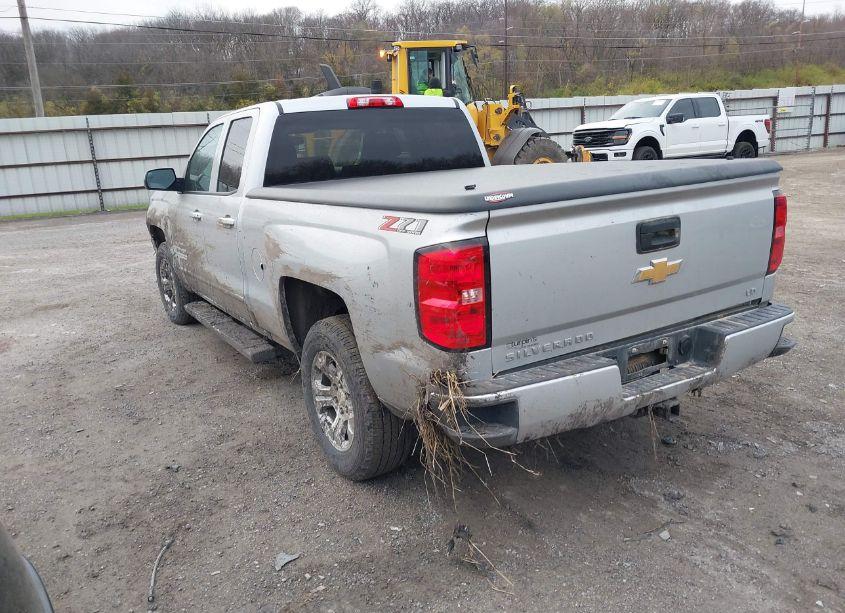 Photo 3 of 2019 Chevrolet Silverado 1500 LD LT (VIN 2GCVKPEC3K1102413)