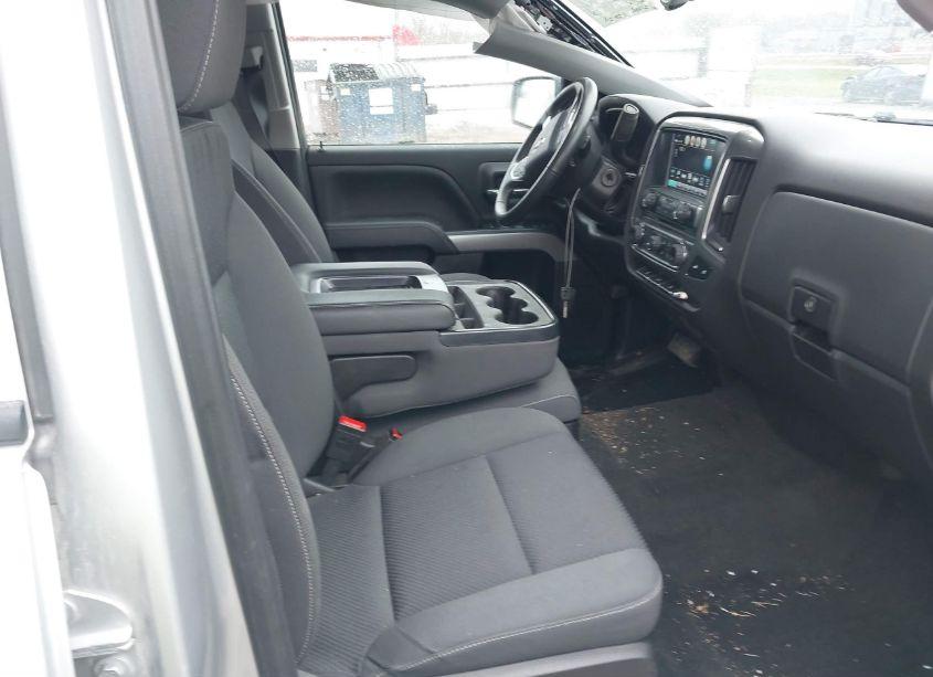 Photo 5 of 2019 Chevrolet Silverado 1500 LD LT (VIN 2GCVKPEC3K1102413)