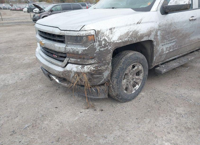 Photo 6 of 2019 Chevrolet Silverado 1500 LD LT (VIN 2GCVKPEC3K1102413)