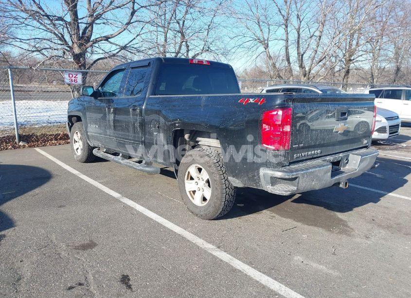 Photo 3 of 2019 Chevrolet Silverado 1500 LD LT (VIN 2GCVKPEC4K1147764)