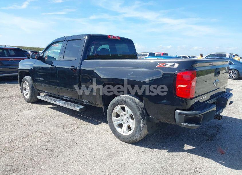 Photo 3 of 2019 Chevrolet Silverado 1500 LD LT (VIN 2GCVKPEC4K1179646)