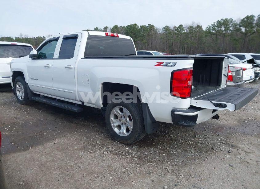 Photo 3 of 2019 Chevrolet Silverado 1500 LD LT (VIN 2GCVKPEC5K1199940)