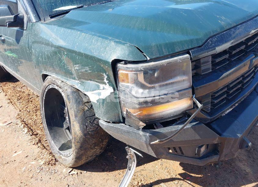 Photo 6 of 2019 Chevrolet Silverado 1500 LD LT (VIN 2GCVKPEC6K1109520)