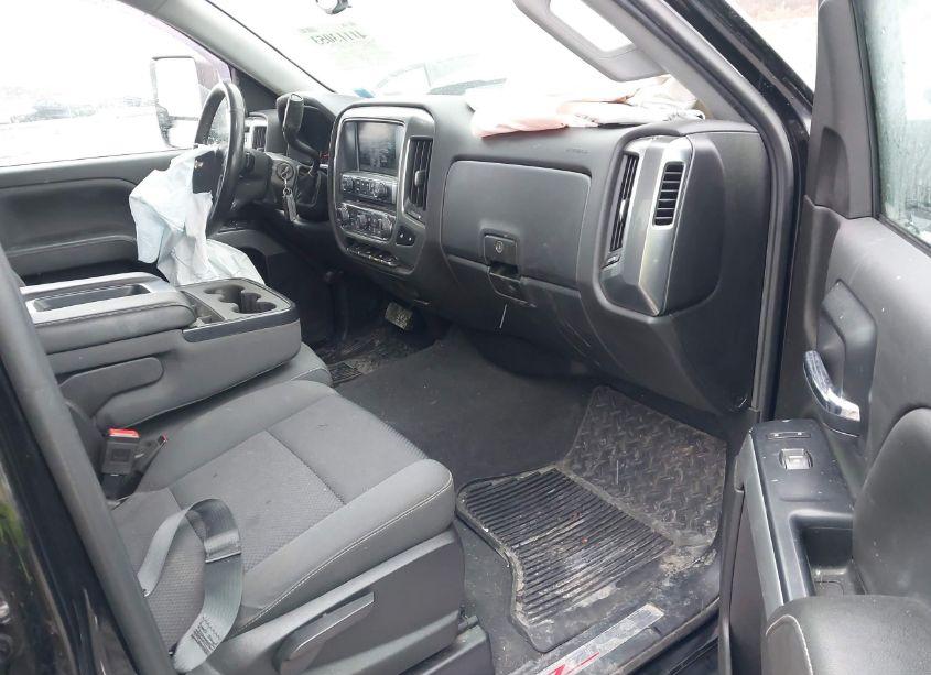 Photo 5 of 2019 Chevrolet Silverado 1500 LD LT (VIN 2GCVKPEC6K1125751)