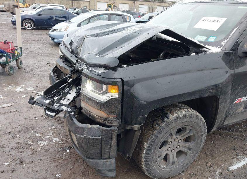 Photo 6 of 2019 Chevrolet Silverado 1500 LD LT (VIN 2GCVKPEC6K1125751)