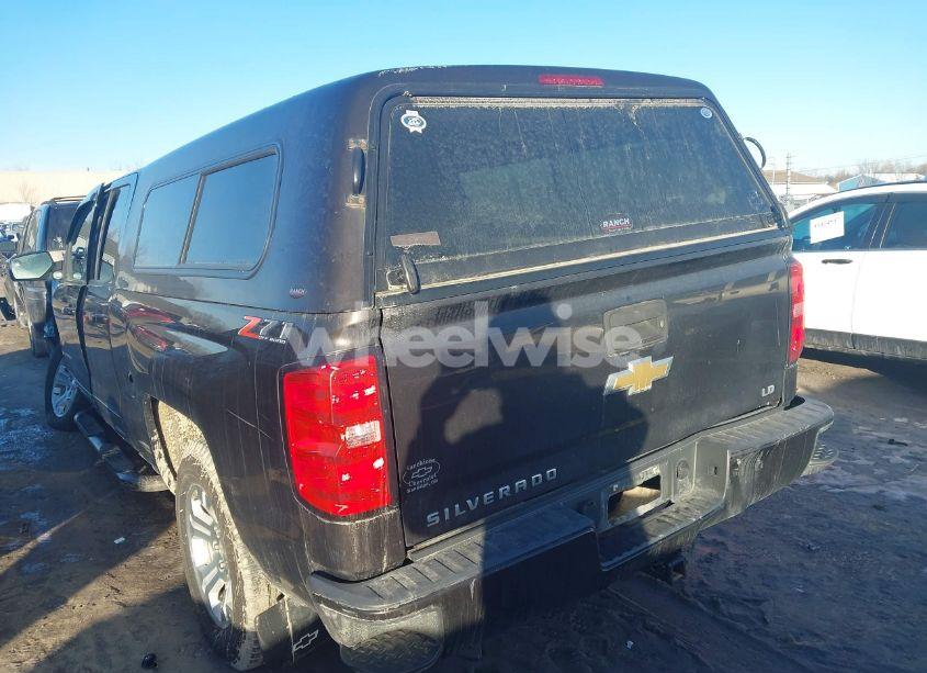 Photo 3 of 2019 Chevrolet Silverado 1500 LD LT (VIN 2GCVKPEC7K1103046)