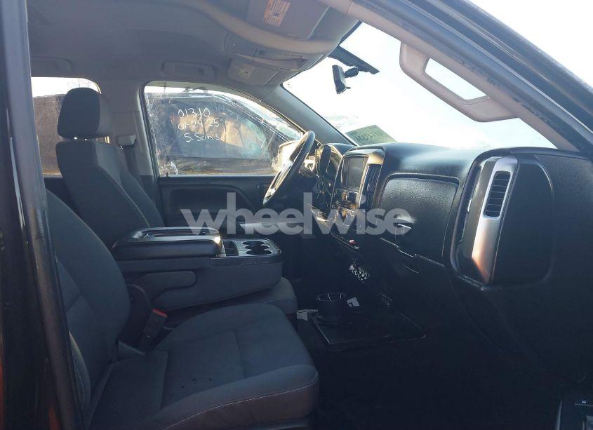 Photo 5 of 2019 Chevrolet Silverado 1500 LD LT (VIN 2GCVKPEC7K1103046)