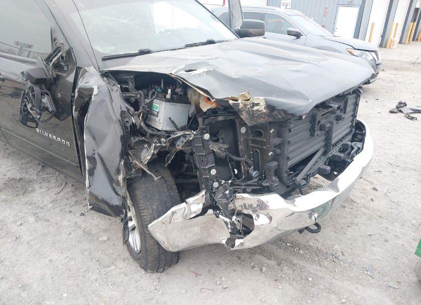 Photo 6 of 2019 Chevrolet Silverado 1500 LD LT (VIN 2GCVKPEC7K1113656)