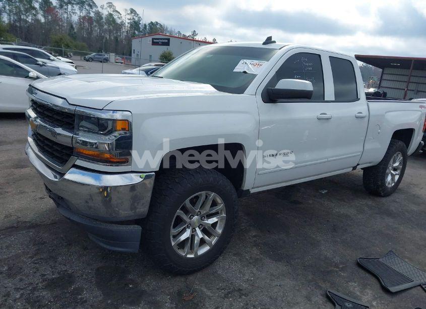 Photo 2 of 2019 Chevrolet Silverado 1500 LD LT (VIN 2GCVKPEC7K1166275)