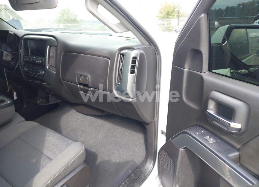 Photo 5 of 2019 Chevrolet Silverado 1500 LD LT (VIN 2GCVKPEC7K1166275)