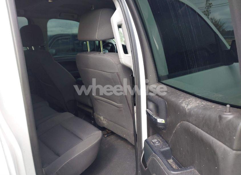 Photo 8 of 2019 Chevrolet Silverado 1500 LD LT (VIN 2GCVKPEC7K1166275)