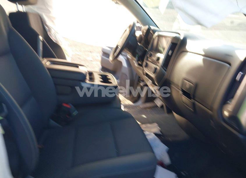 Photo 5 of 2019 Chevrolet Silverado 1500 LD LT (VIN 2GCVKPEC7K1197414)