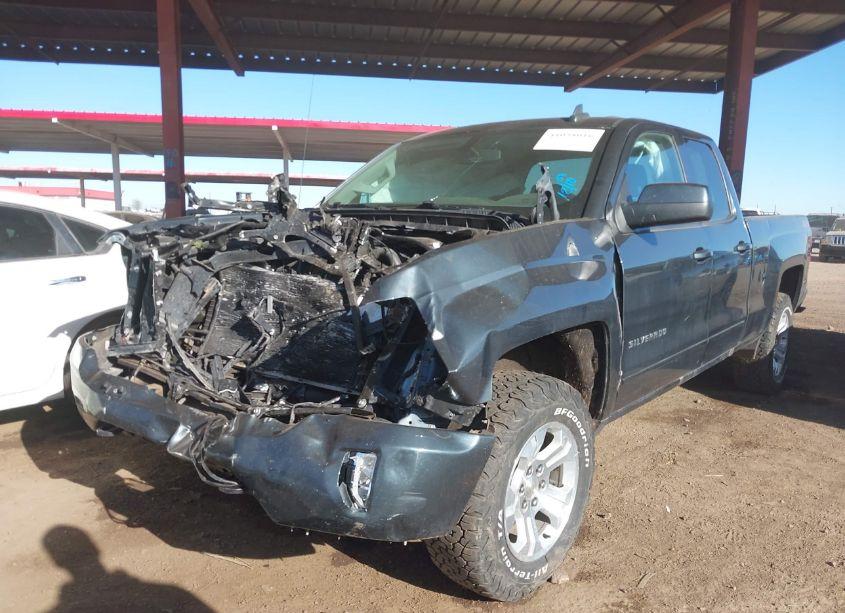 Photo 2 of 2019 Chevrolet Silverado 1500 LD LT (VIN 2GCVKPEC8K1122169)