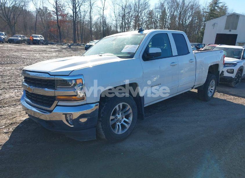 Photo 2 of 2019 Chevrolet Silverado 1500 LD LT (VIN 2GCVKPEC8K1147962)