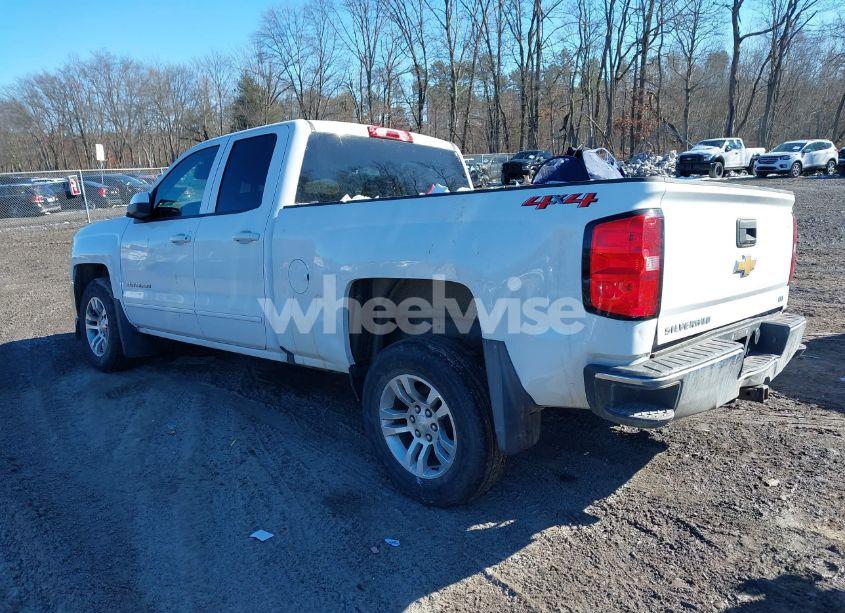 Photo 3 of 2019 Chevrolet Silverado 1500 LD LT (VIN 2GCVKPEC8K1147962)