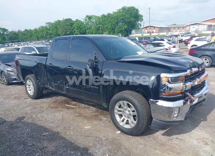 Photo 3 of 2019 Chevrolet Silverado 1500 LD LT (VIN 2GCVKPEC8K1157973)