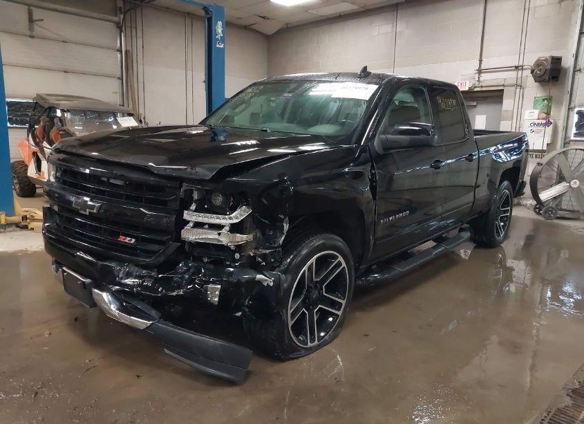 Photo 2 of 2019 Chevrolet Silverado 1500 LD LT (VIN 2GCVKPEC8K1187183)