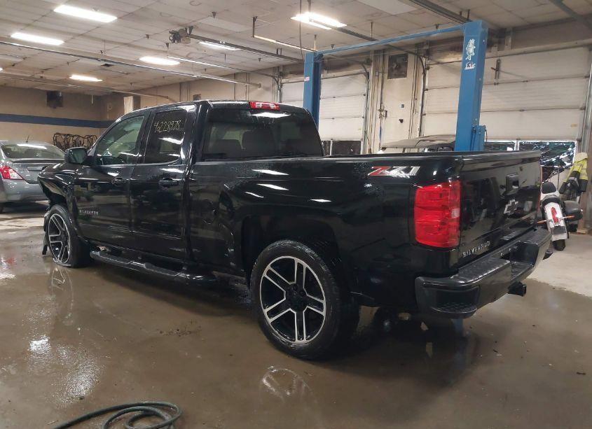 Photo 3 of 2019 Chevrolet Silverado 1500 LD LT (VIN 2GCVKPEC8K1187183)