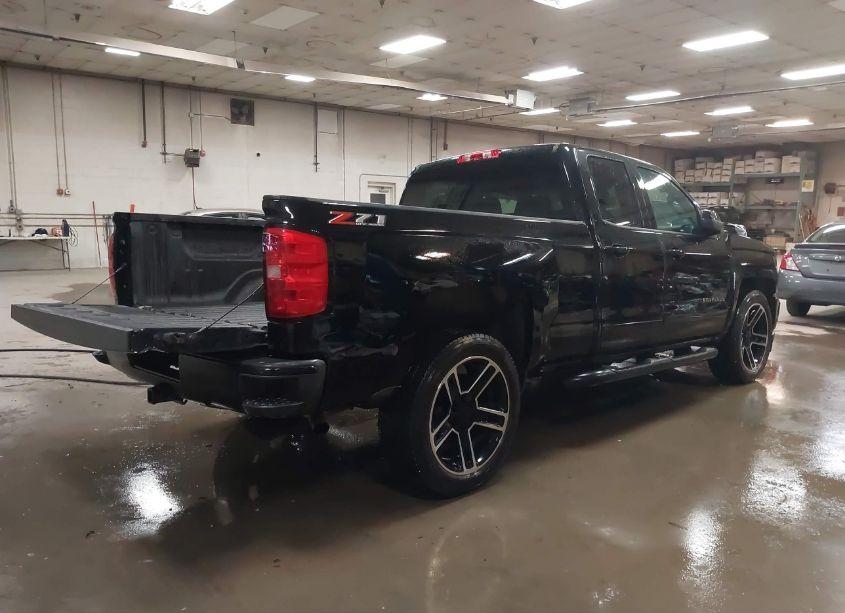 Photo 4 of 2019 Chevrolet Silverado 1500 LD LT (VIN 2GCVKPEC8K1187183)