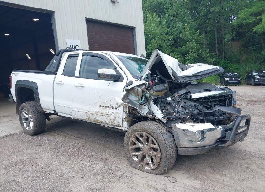 2019 Chevrolet Silverado 1500 LD LT (VIN 2GCVKPEC8K1243882) main photo