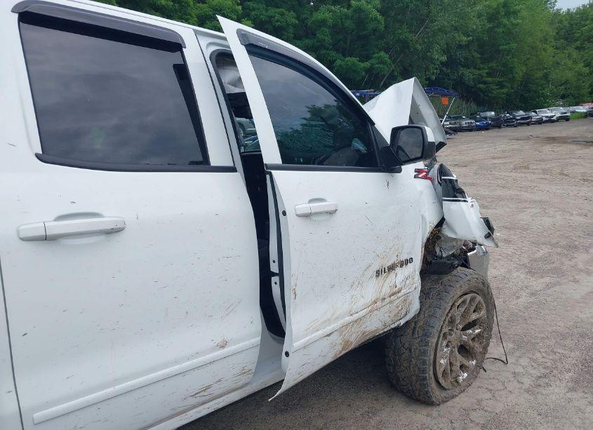 Photo 6 of 2019 Chevrolet Silverado 1500 LD LT (VIN 2GCVKPEC8K1243882)