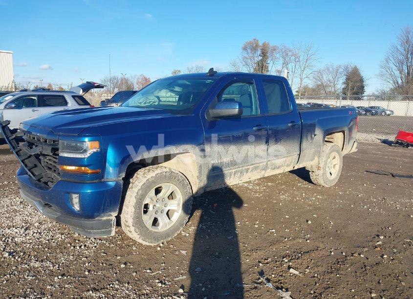 Photo 2 of 2019 Chevrolet Silverado 1500 LD LT (VIN 2GCVKPEC9K1193865)