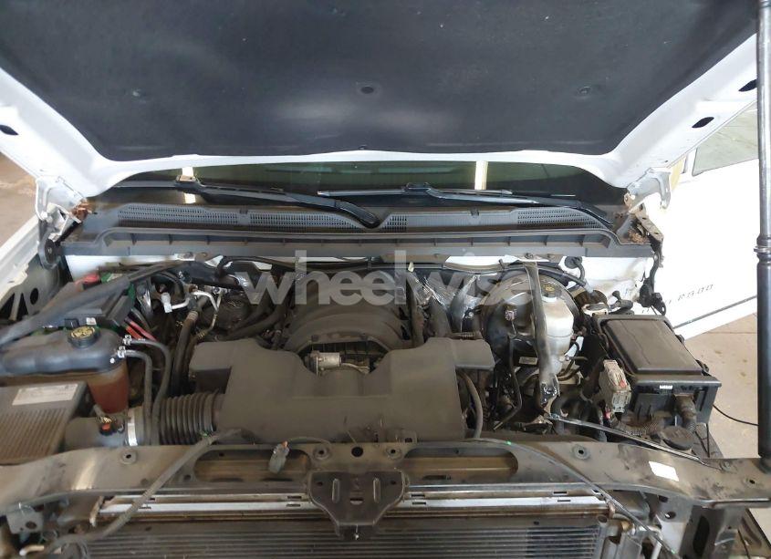 Photo 10 of 2019 Chevrolet Silverado 1500 LD LT (VIN 2GCVKPECXK1121556)