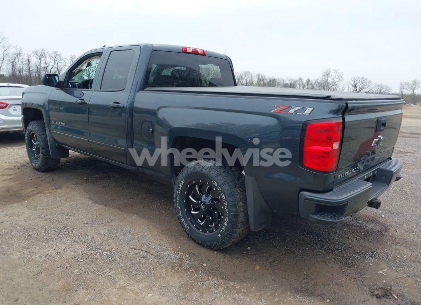 Photo 3 of 2019 Chevrolet Silverado 1500 LD LT (VIN 2GCVKPECXK1148434)