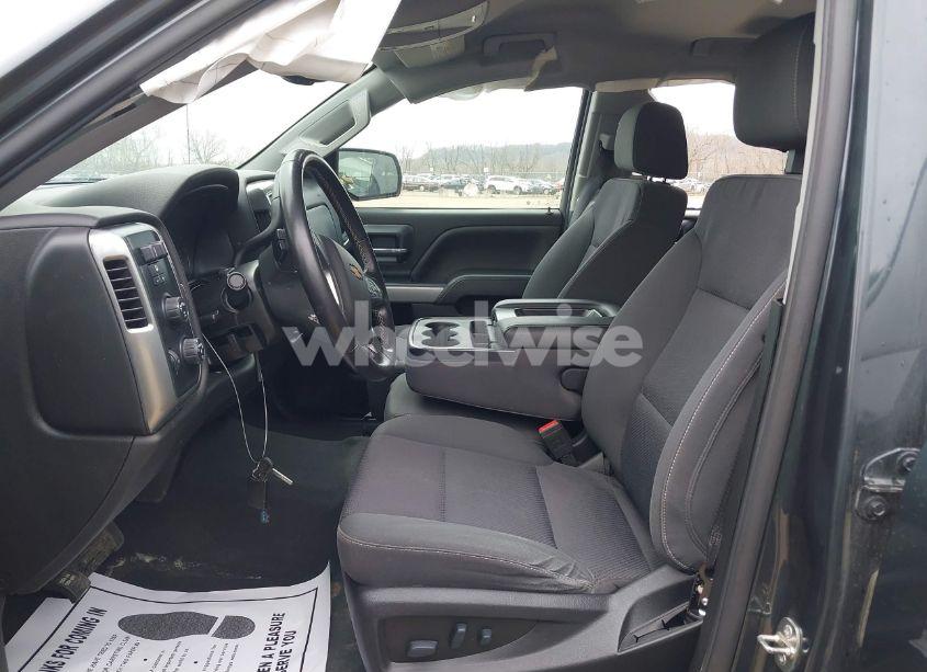 Photo 5 of 2019 Chevrolet Silverado 1500 LD LT (VIN 2GCVKPECXK1148434)