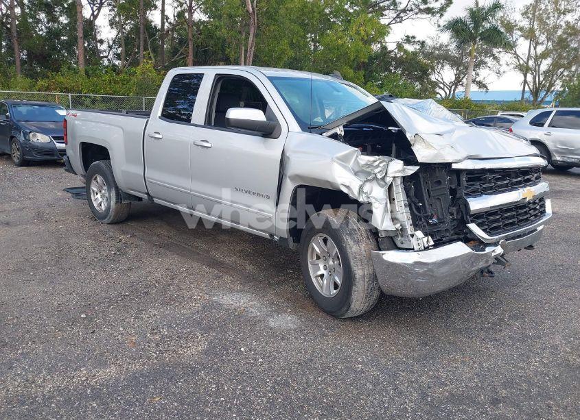 2019 Chevrolet Silverado 1500 LD LT (VIN 2GCVKPECXK1158607) main photo