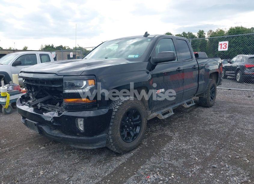 Photo 2 of 2019 Chevrolet Silverado 1500 LD LT (VIN 2GCVKPECXK1204551)
