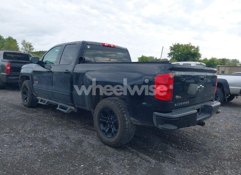 Photo 3 of 2019 Chevrolet Silverado 1500 LD LT (VIN 2GCVKPECXK1204551)