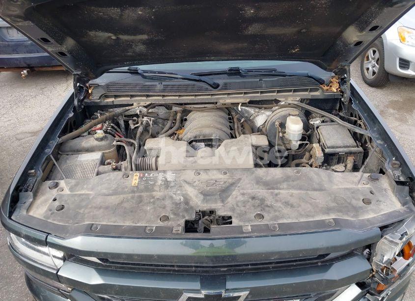 Photo 10 of 2018 Chevrolet Silverado 1500 2LT (VIN 2GCVKREC2J1108231)