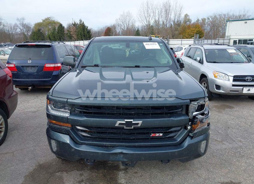 Photo 12 of 2018 Chevrolet Silverado 1500 2LT (VIN 2GCVKREC2J1108231)