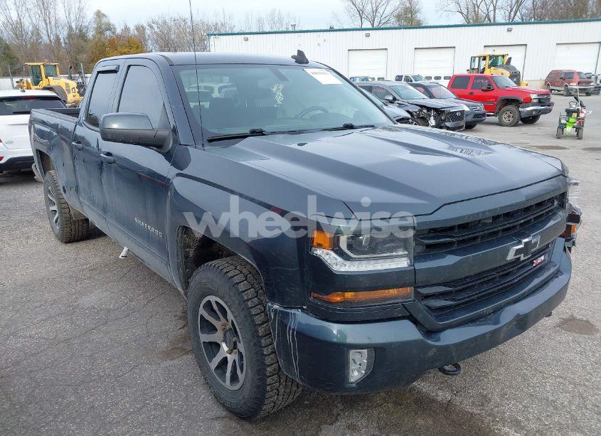 Photo 13 of 2018 Chevrolet Silverado 1500 2LT (VIN 2GCVKREC2J1108231)