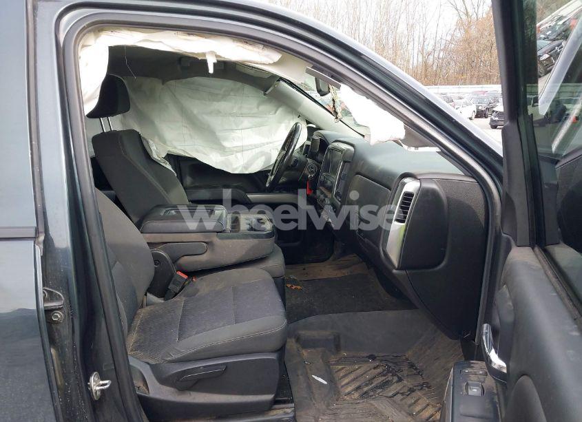 Photo 5 of 2018 Chevrolet Silverado 1500 2LT (VIN 2GCVKREC2J1108231)