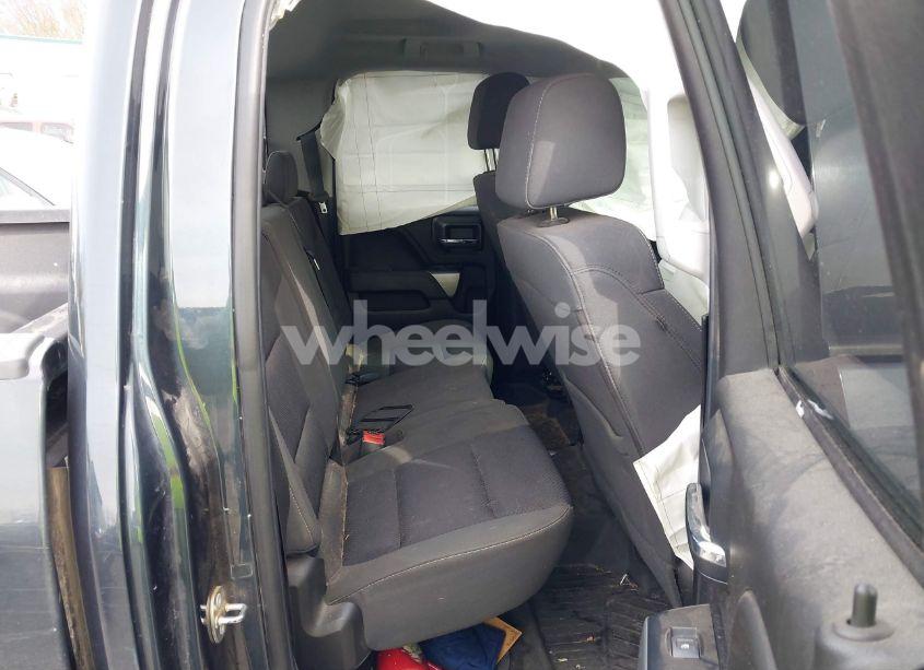 Photo 8 of 2018 Chevrolet Silverado 1500 2LT (VIN 2GCVKREC2J1108231)